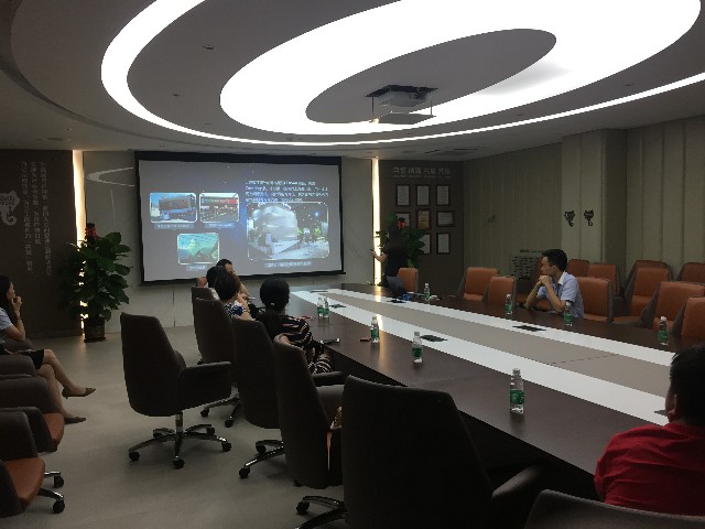 建材行業(yè)專家組團參觀德利豐家居，探討巖板發(fā)